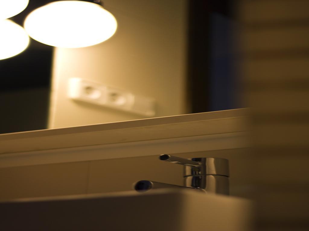 Hostal Badaloni Бадалона Стая снимка
