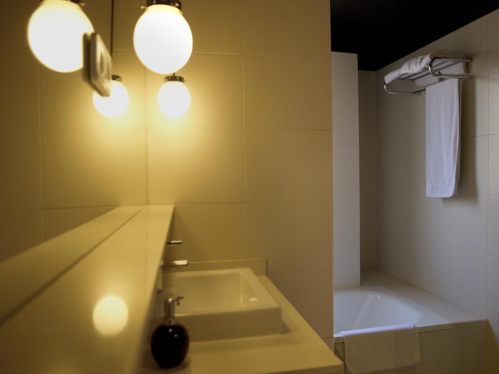 Hostal Badaloni Бадалона Стая снимка